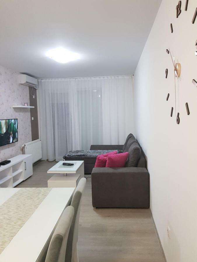 Apartment Gea 18 Novi Sad Esterno foto