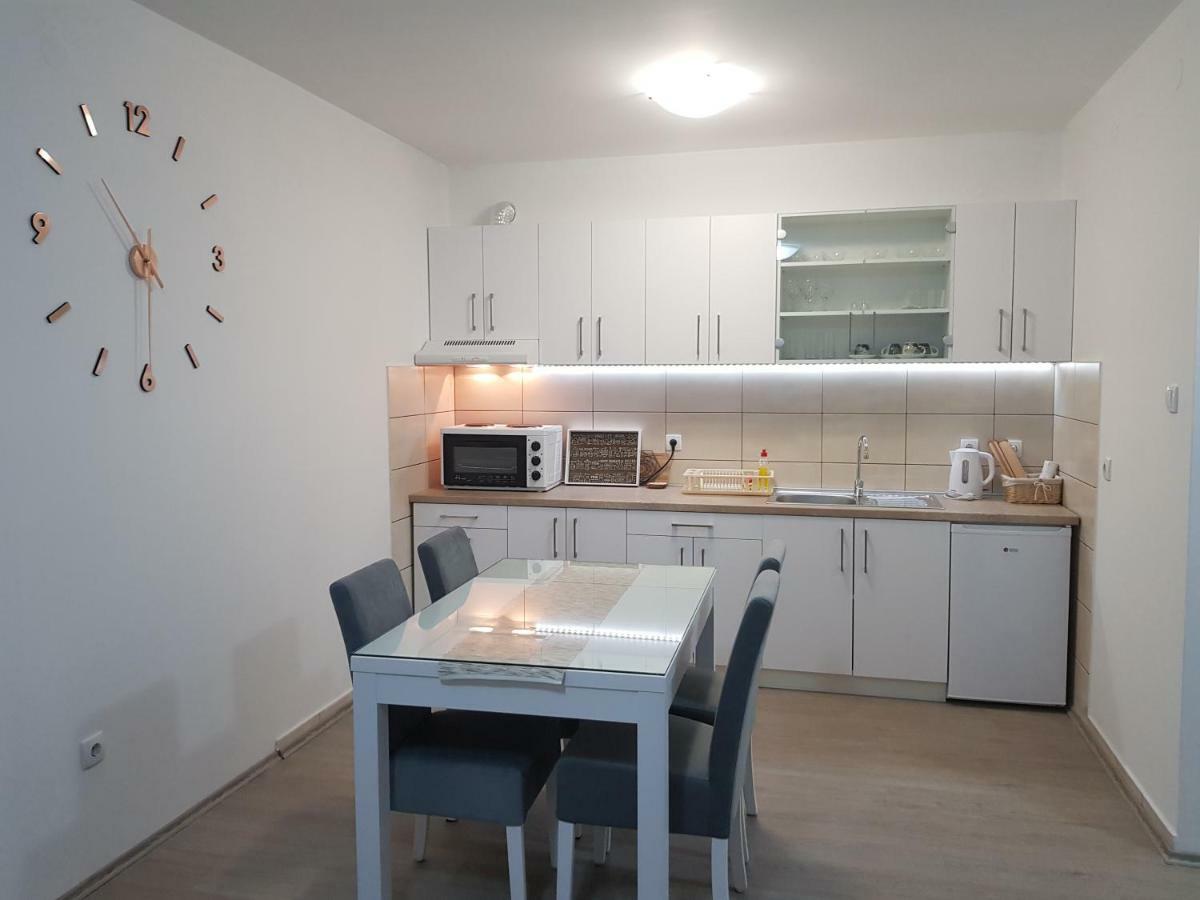 Apartment Gea 18 Novi Sad Esterno foto