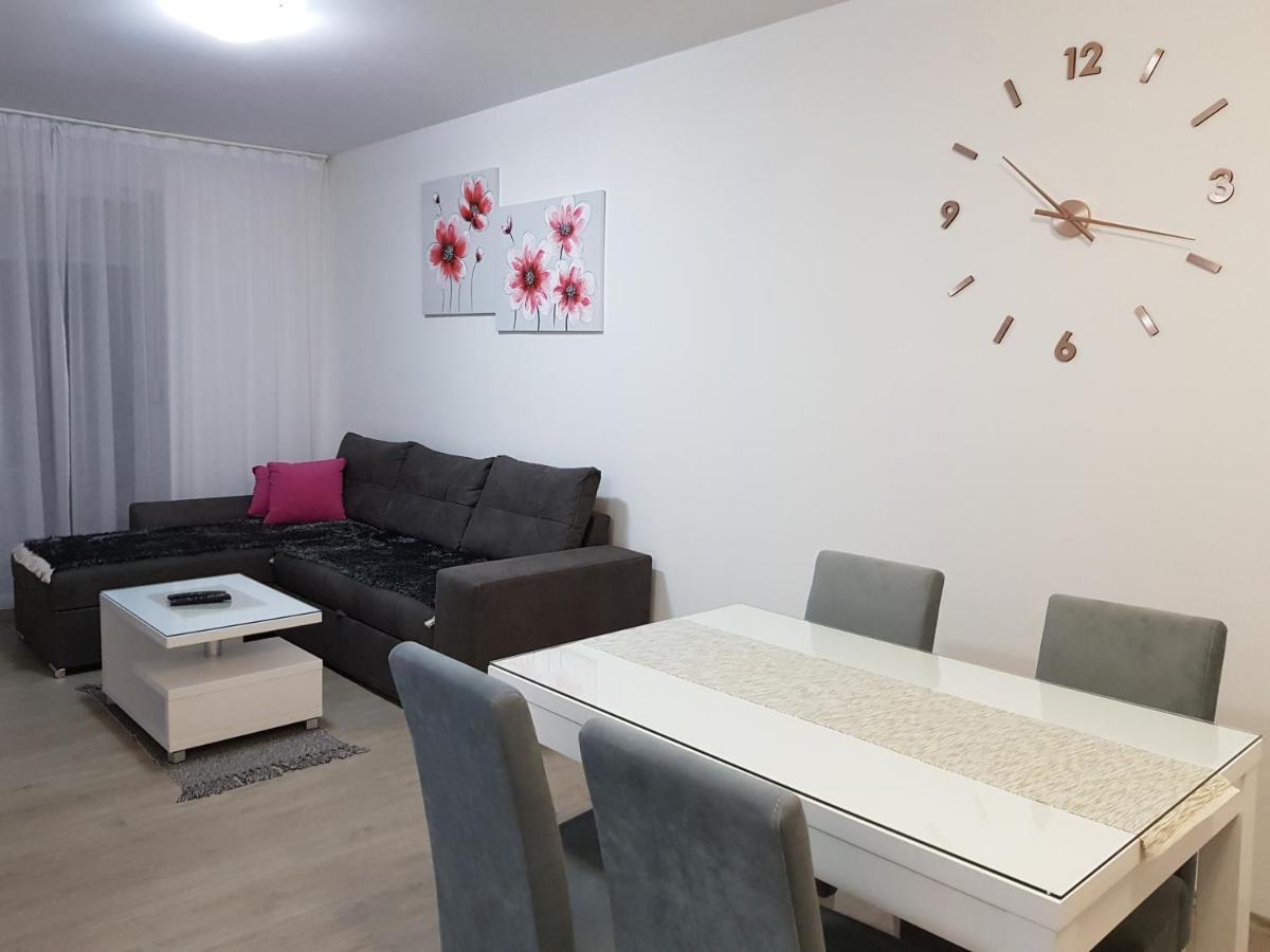 Apartment Gea 18 Novi Sad Esterno foto
