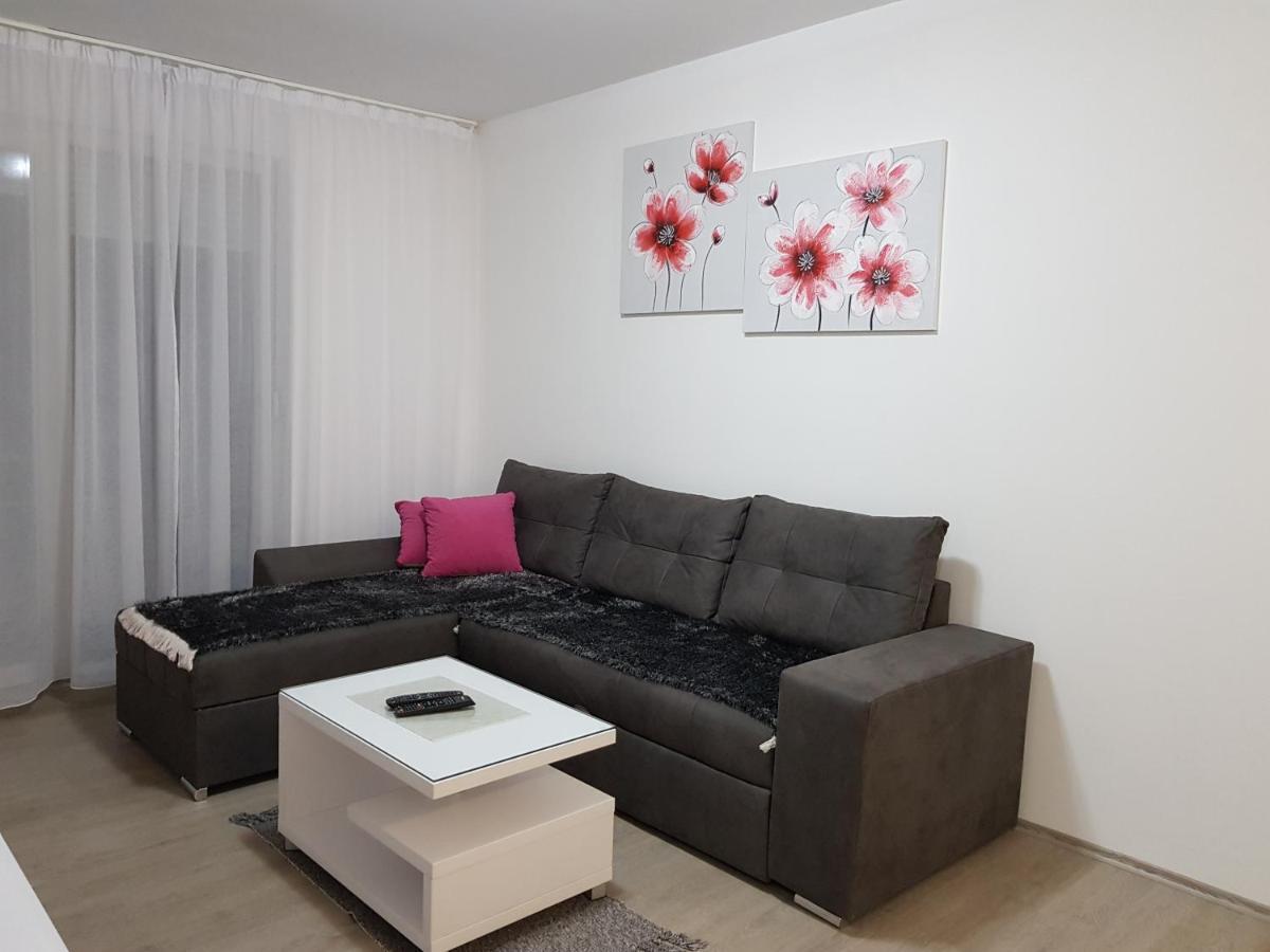 Apartment Gea 18 Novi Sad Esterno foto